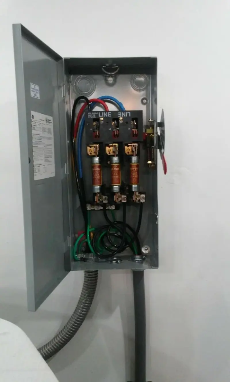 Three-phase disconnect switch installed for Electrical Wiring & Rewiring in Laurens